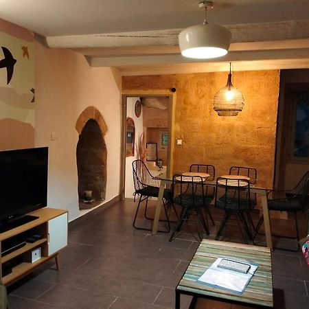 Maison De Village Familiale Pont Du Gard, Toit Terrasse, Barbecue, Fibre Vers Pont du Gard Luaran gambar