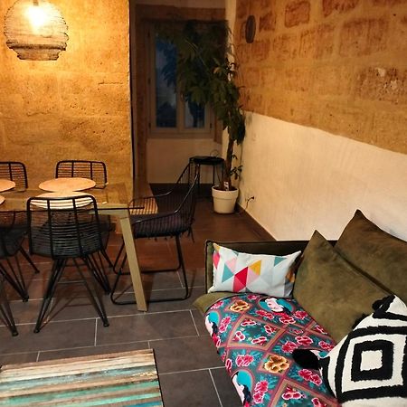 Maison De Village Familiale Pont Du Gard, Toit Terrasse, Barbecue, Fibre Vers Pont du Gard Luaran gambar